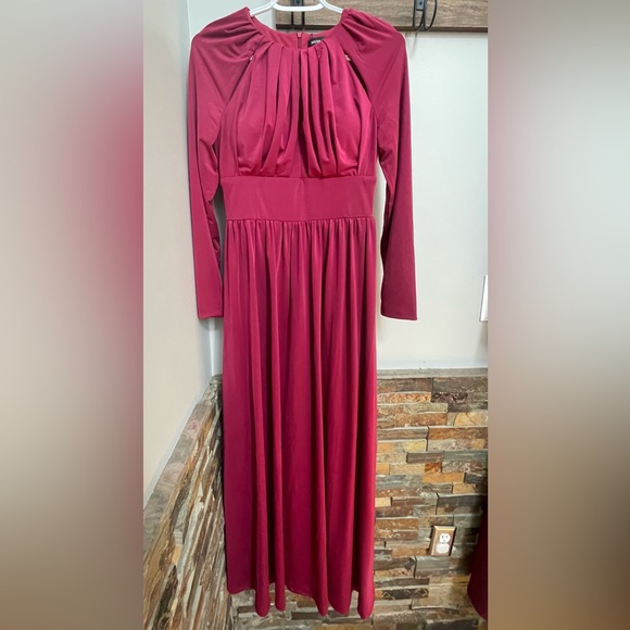 Burgundy Pleated Cutout Long Sleeve Elegant Maxi Dress - Picture 4 of 8